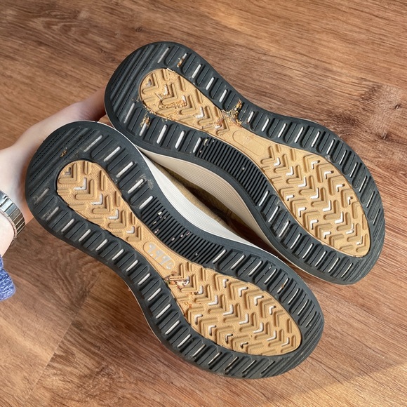 Allbirds Womens Wool Runner Protect Sneakers Tan Size 6.5 Business Casual Office - Picture 7 of 7